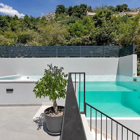 Villa Brela